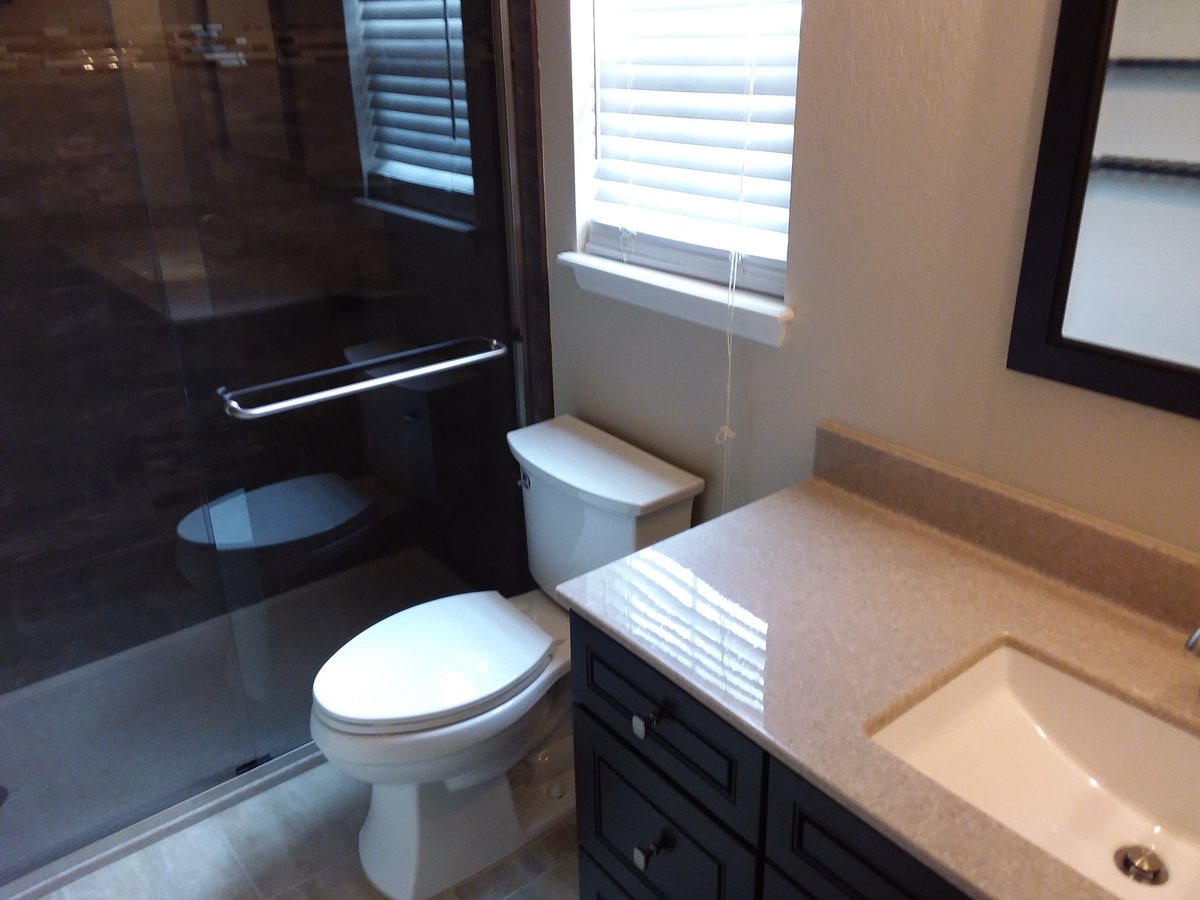 Dark Tile Spa Bath photo 3